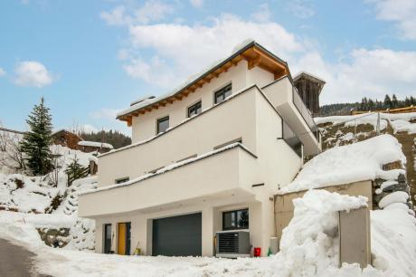 Apartment mit wunderschönem Bergblick und Balkon